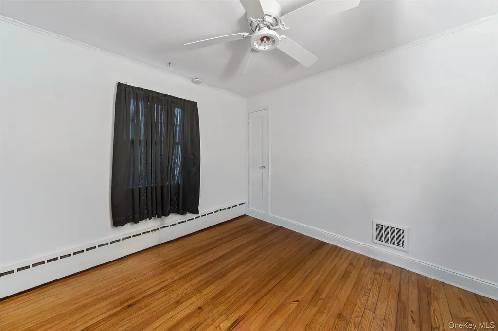 266 Neptune Avenue West Babylon NY 11704