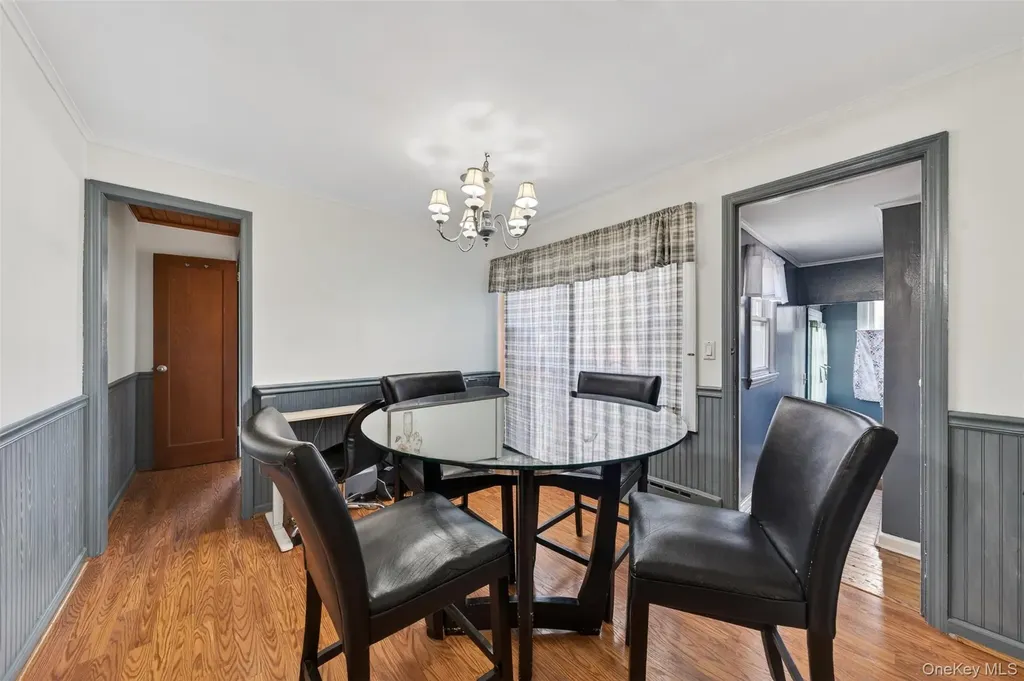 266 Neptune Avenue West Babylon NY 11704