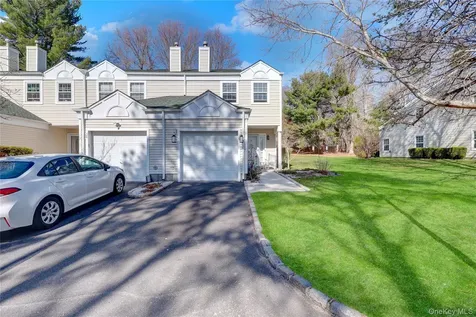 39 Quail Court Manorville NY 11949