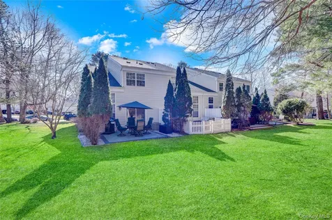 39 Quail Court Manorville NY 11949