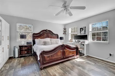 39 Quail Court Manorville NY 11949