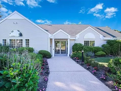 39 Quail Court Manorville NY 11949