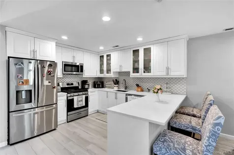 39 Quail Court Manorville NY 11949