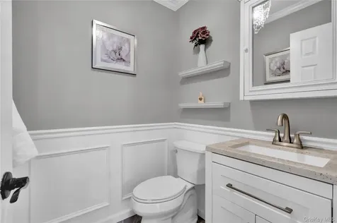 39 Quail Court Manorville NY 11949