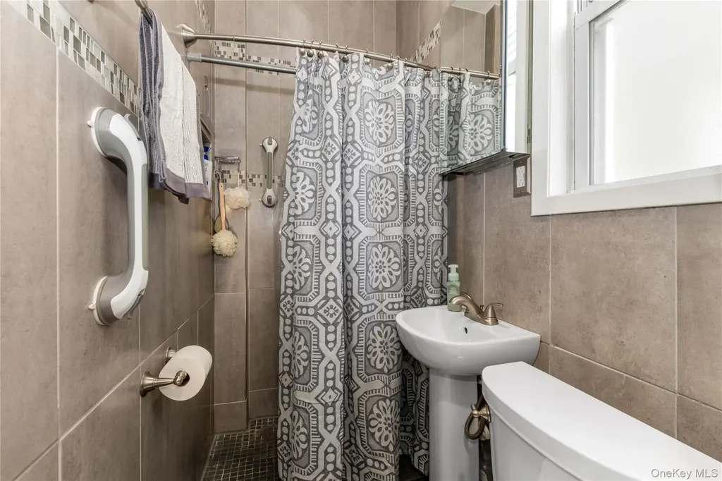 7520 60th Place Ridgewood NY 11385