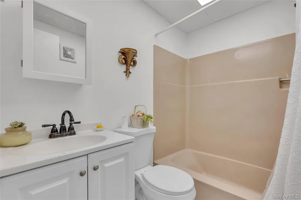 618 Fox Run Lane Carmel NY 10512
