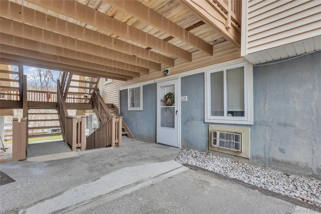 618 Fox Run Lane Carmel NY 10512