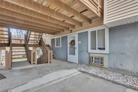 618 Fox Run Lane Carmel NY 10512