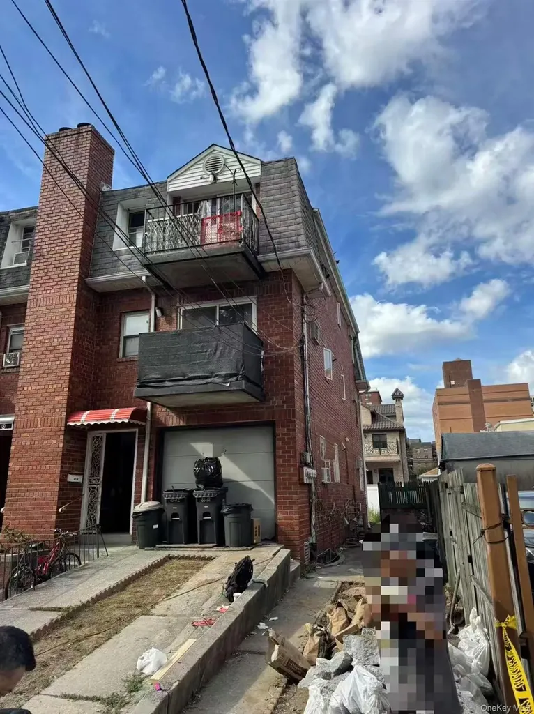 4512 Robinson Street Flushing NY 11355