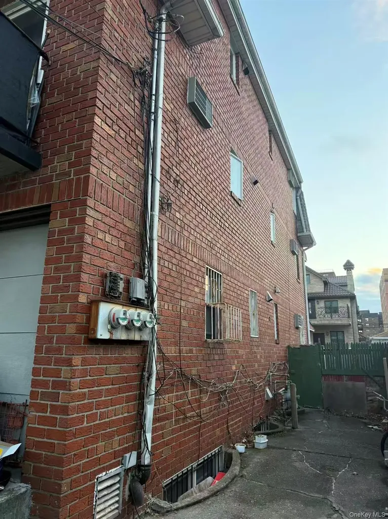 4512 Robinson Street Flushing NY 11355