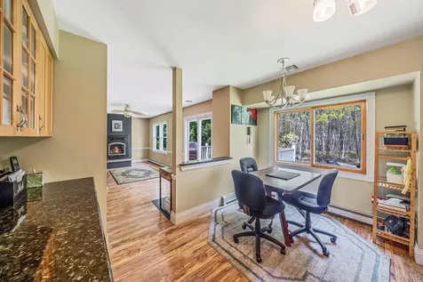 14 Belvoir Court Ridge NY 11788