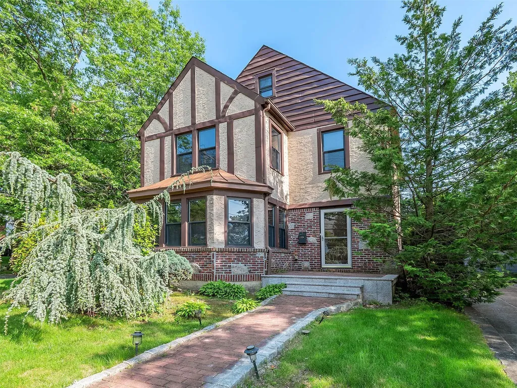 48 Baker Hill Road Great Neck NY 11023