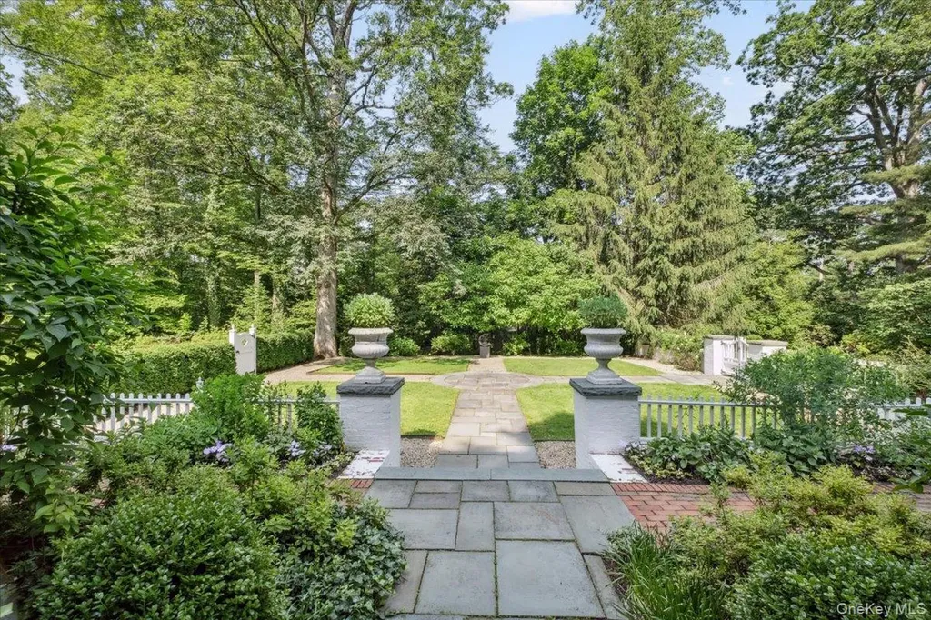 18 Richbell Road Scarsdale NY 10583
