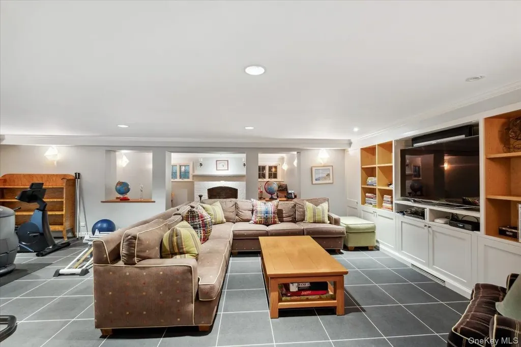 18 Richbell Road Scarsdale NY 10583