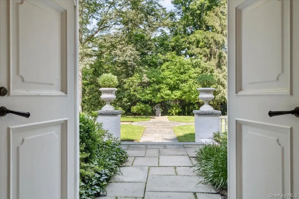 18 Richbell Road Scarsdale NY 10583
