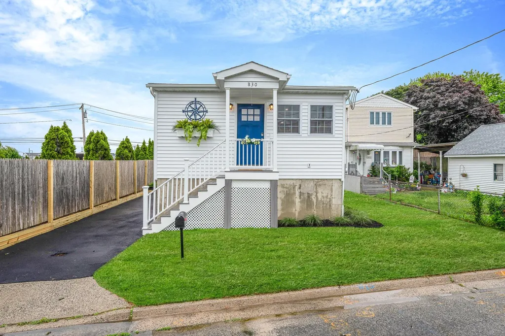830 Ocean Street Lindenhurst NY 11757