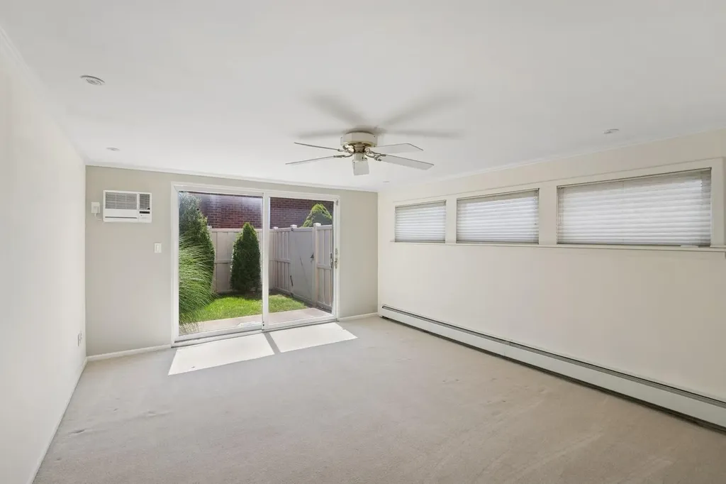 19 Evelyn Road Plainview NY 11803