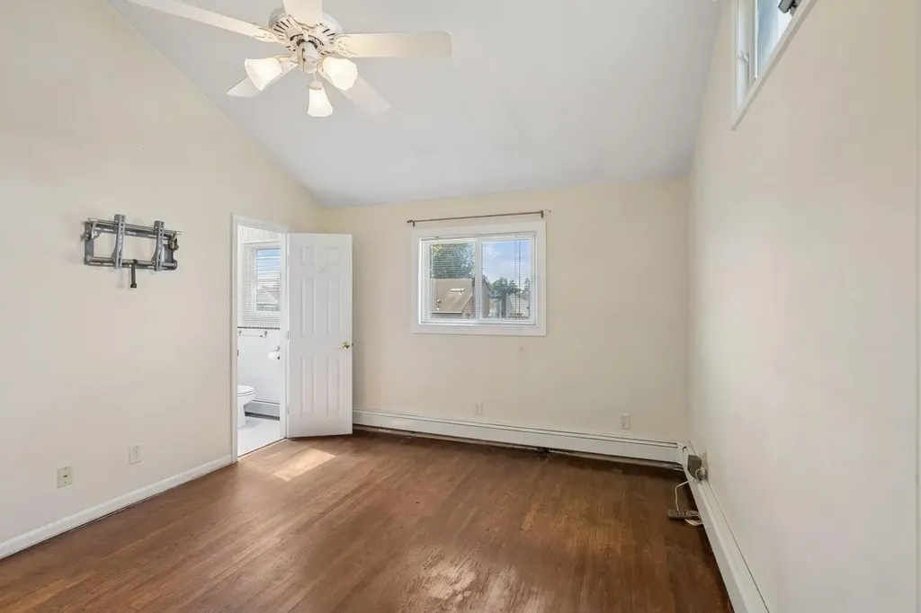 19 Evelyn Road Plainview NY 11803