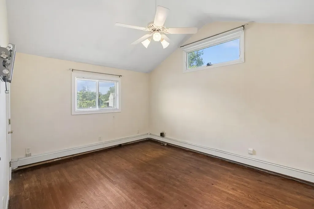 19 Evelyn Road Plainview NY 11803