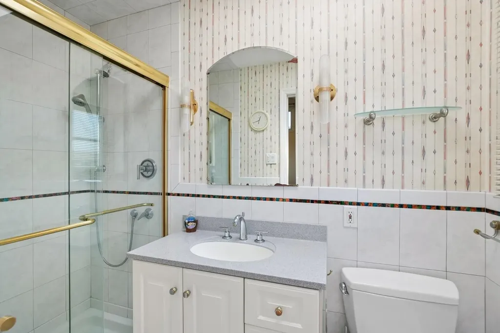 19 Evelyn Road Plainview NY 11803