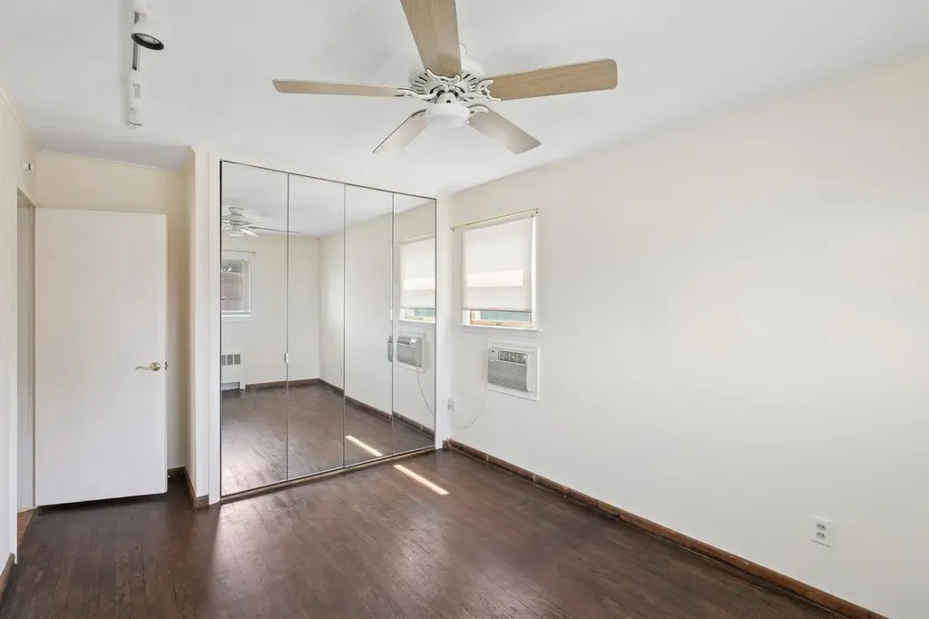 19 Evelyn Road Plainview NY 11803