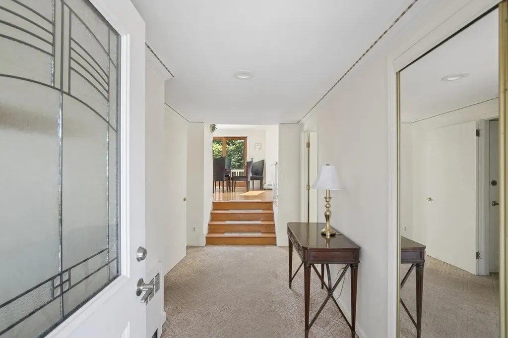 19 Evelyn Road Plainview NY 11803