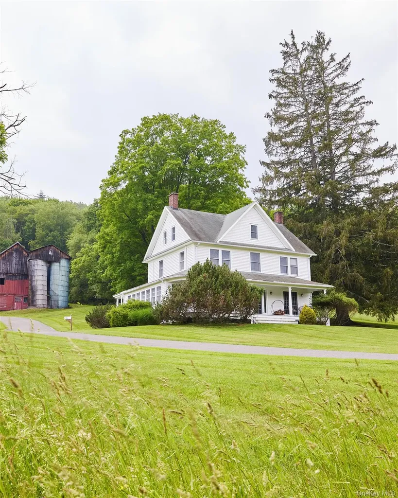 54 Davis Lane Grahamsville NY 12740