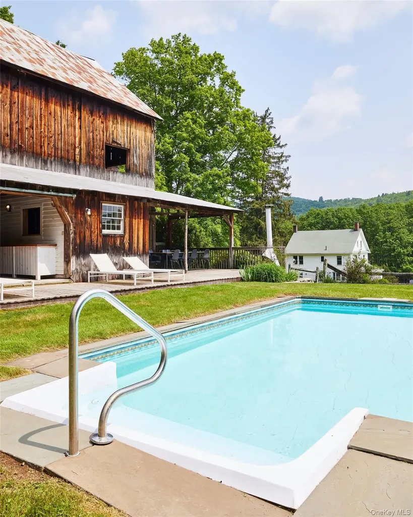 54 Davis Lane Grahamsville NY 12740