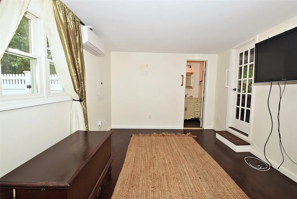 986 Gardiner Drive Bay Shore NY 11706