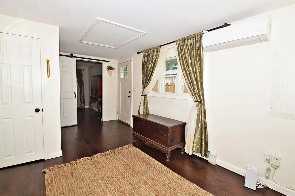 986 Gardiner Drive Bay Shore NY 11706