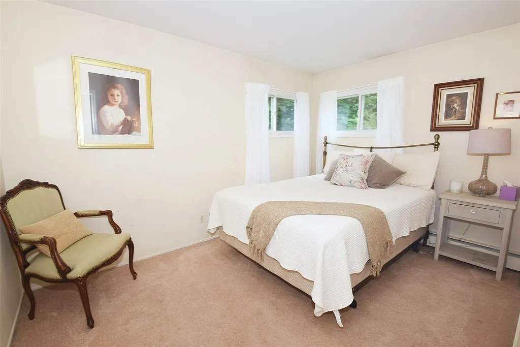 986 Gardiner Drive Bay Shore NY 11706