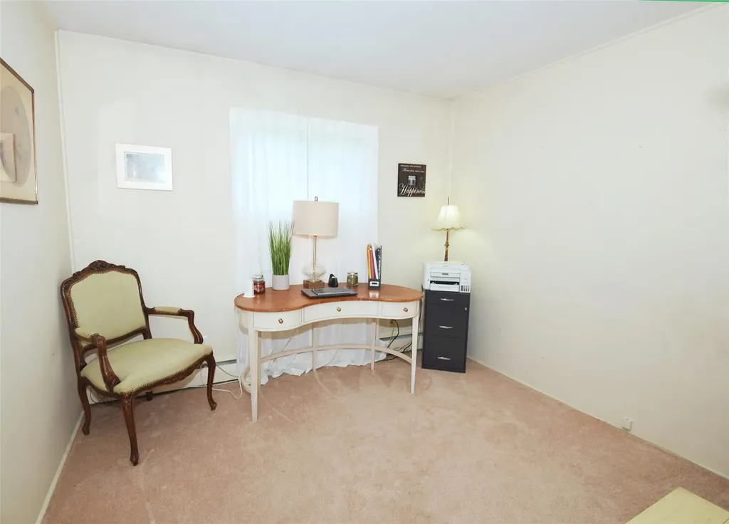 986 Gardiner Drive Bay Shore NY 11706