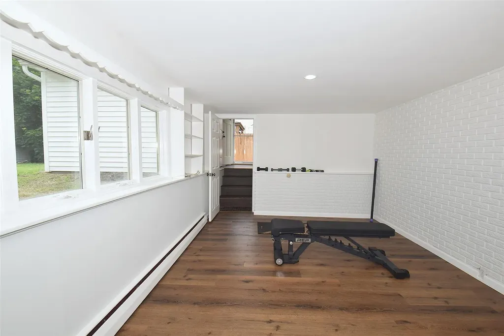 986 Gardiner Drive Bay Shore NY 11706