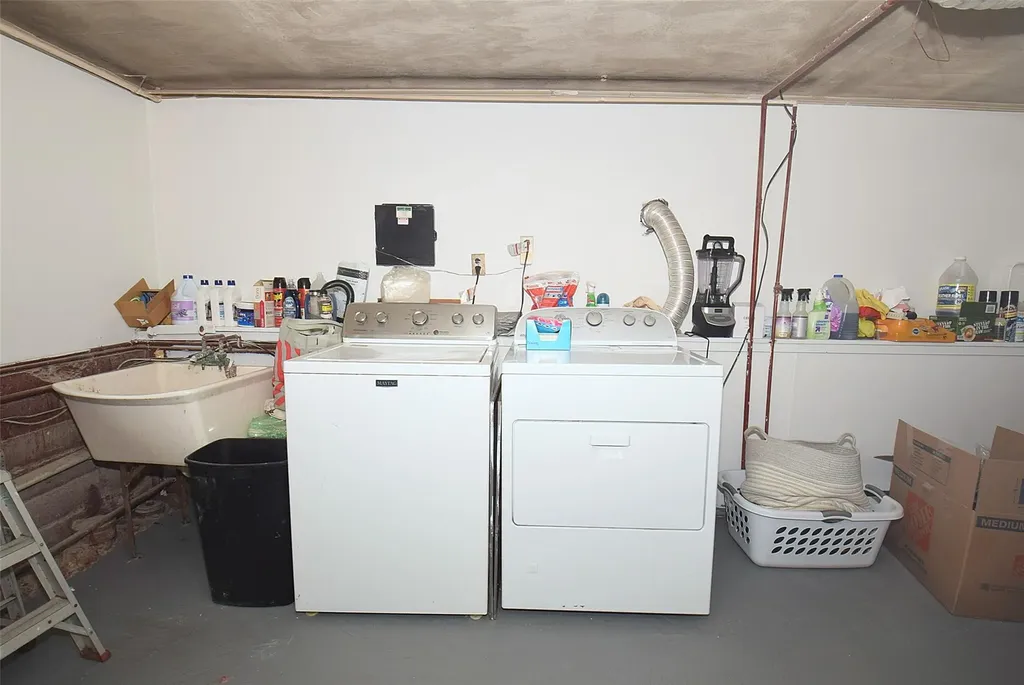 986 Gardiner Drive Bay Shore NY 11706