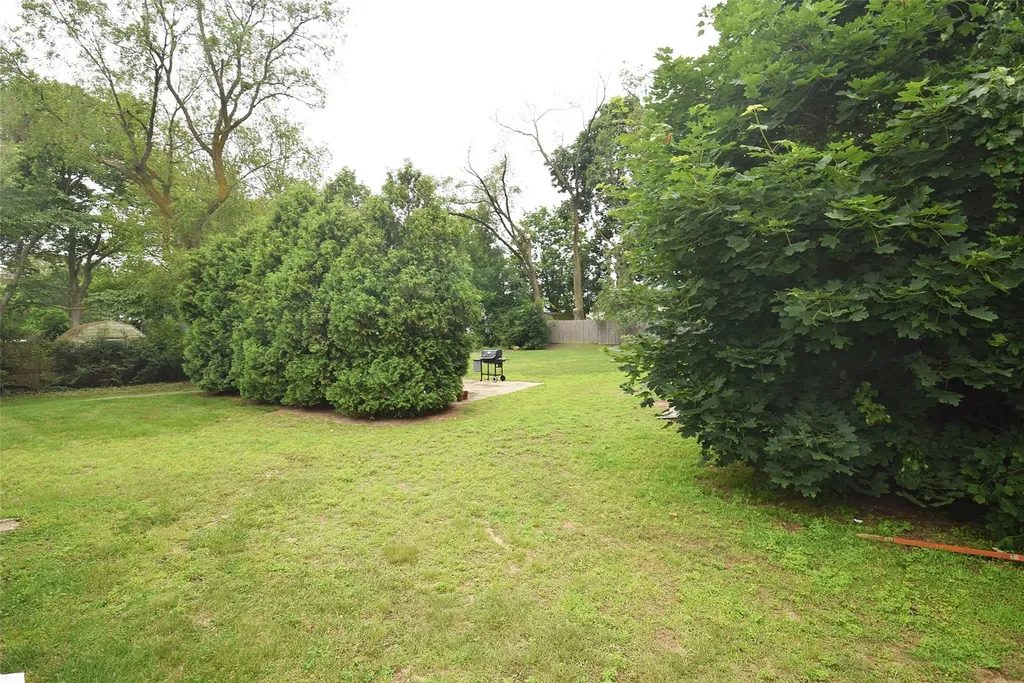 986 Gardiner Drive Bay Shore NY 11706