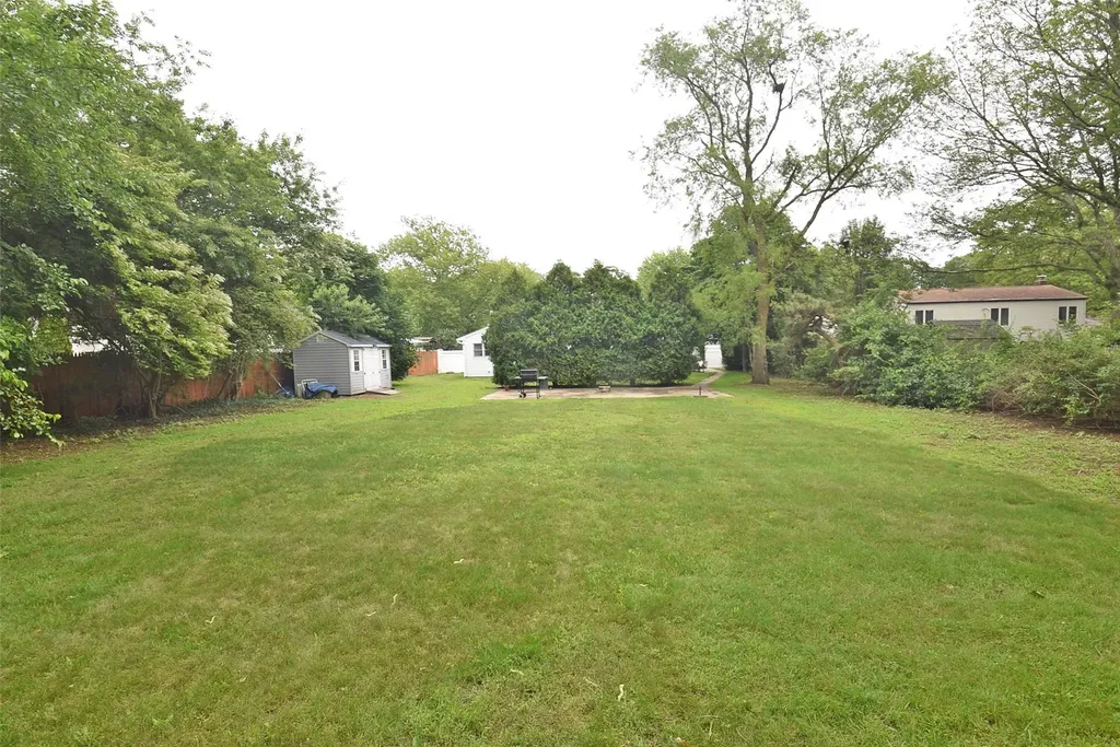986 Gardiner Drive Bay Shore NY 11706
