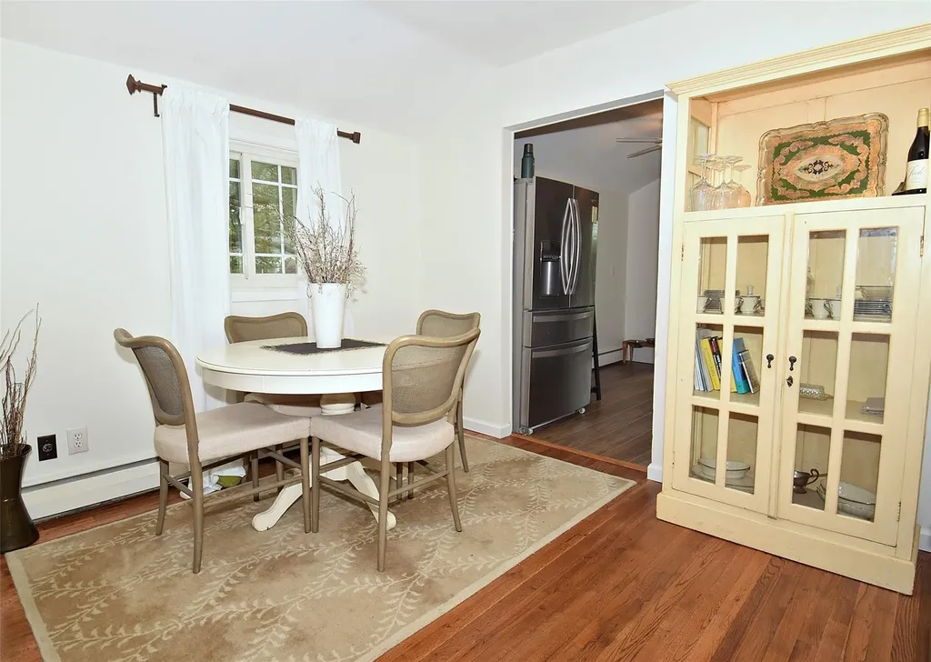 986 Gardiner Drive Bay Shore NY 11706