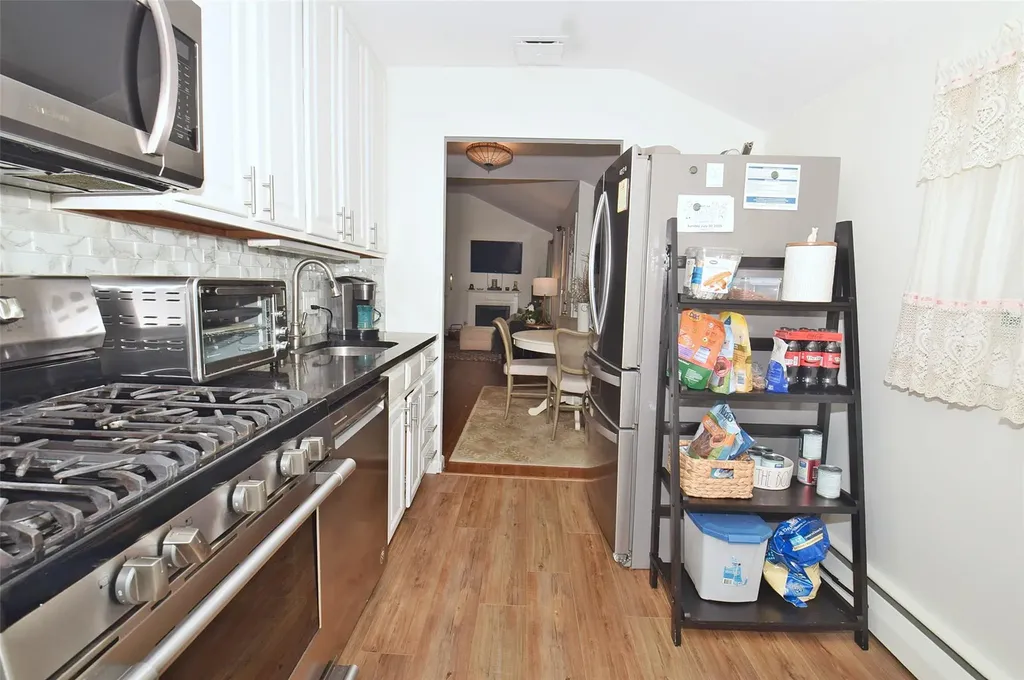 986 Gardiner Drive Bay Shore NY 11706