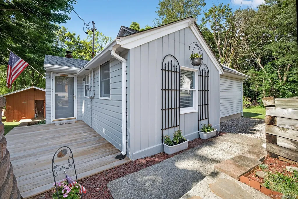 62 Lakeside Drive New Windsor NY 12553