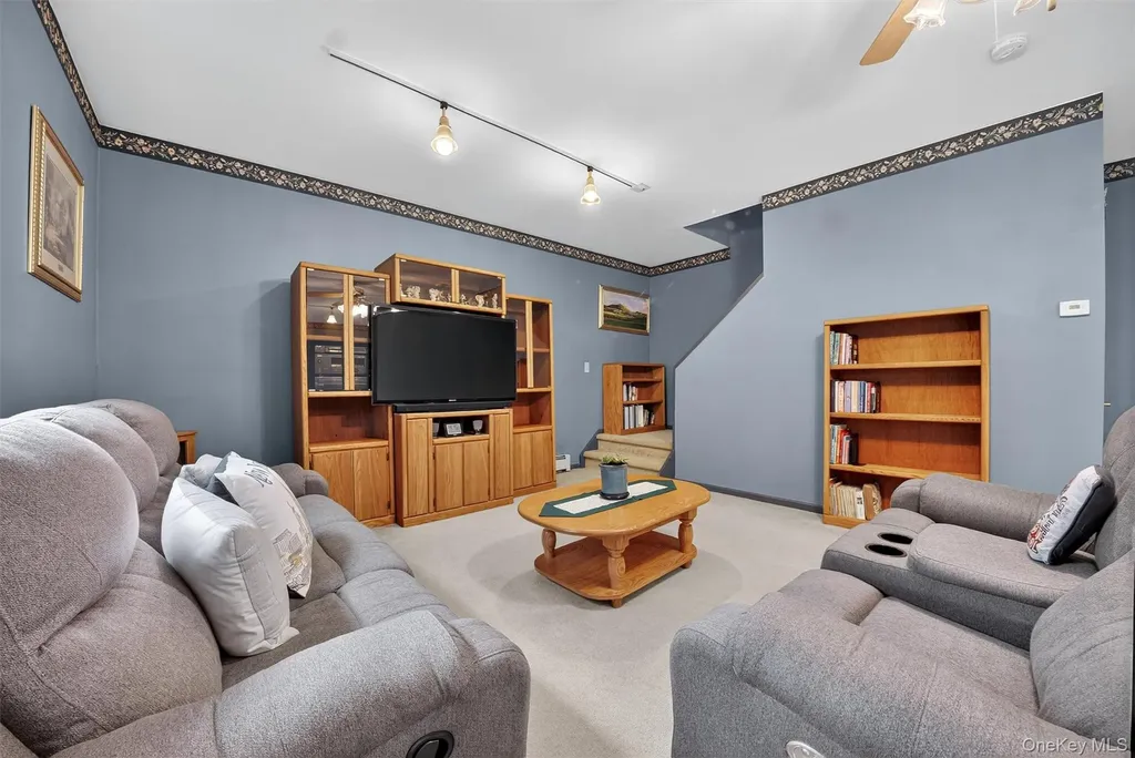 62 Lakeside Drive New Windsor NY 12553