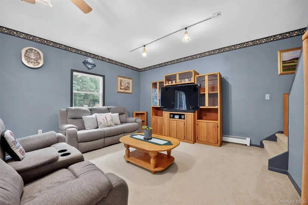 62 Lakeside Drive New Windsor NY 12553