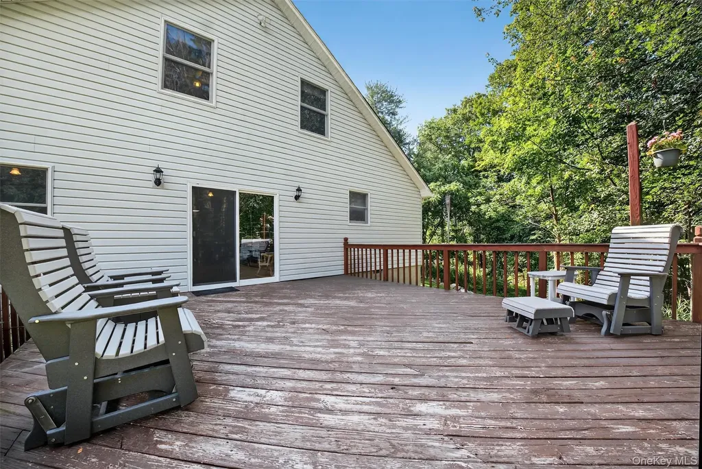 62 Lakeside Drive New Windsor NY 12553