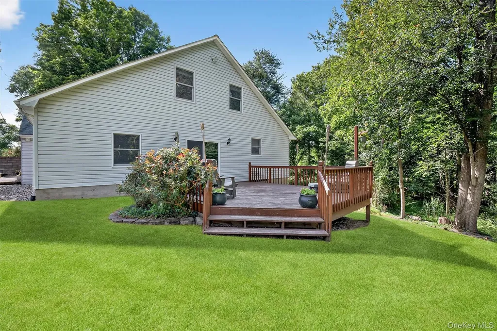 62 Lakeside Drive New Windsor NY 12553