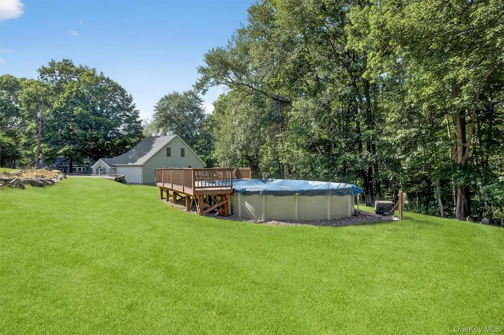 62 Lakeside Drive New Windsor NY 12553