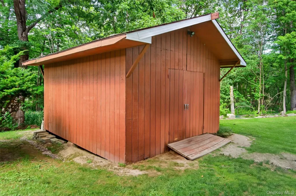 62 Lakeside Drive New Windsor NY 12553