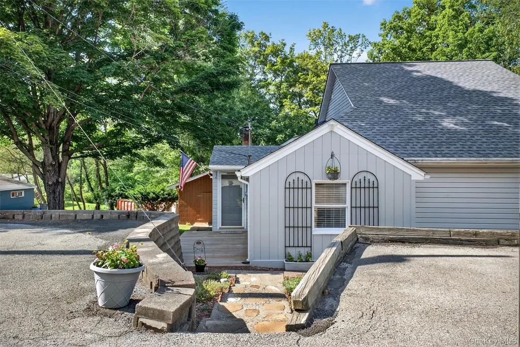 62 Lakeside Drive New Windsor NY 12553