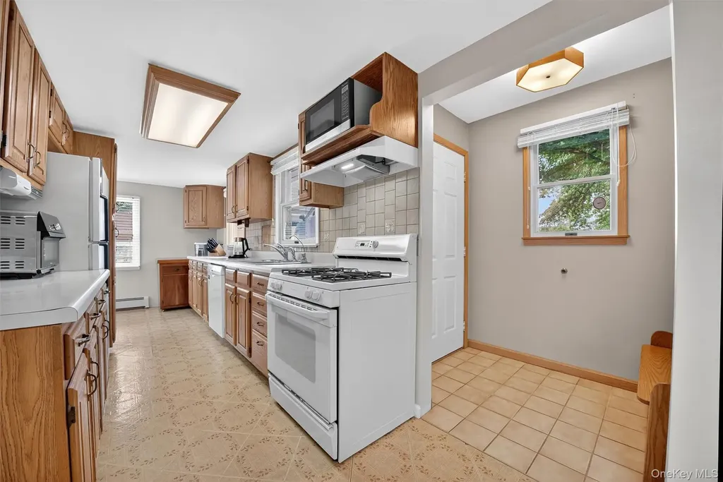 62 Lakeside Drive New Windsor NY 12553
