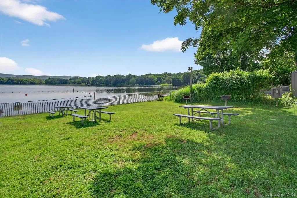 62 Lakeside Drive New Windsor NY 12553