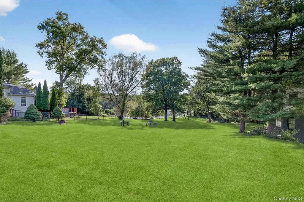 62 Lakeside Drive New Windsor NY 12553