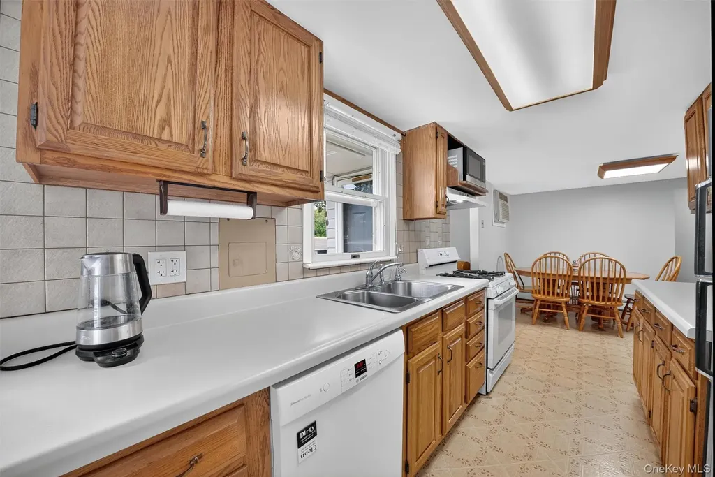 62 Lakeside Drive New Windsor NY 12553